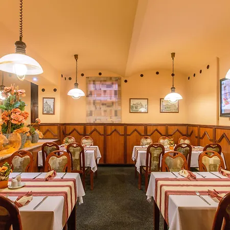 מלון Victoria 3*