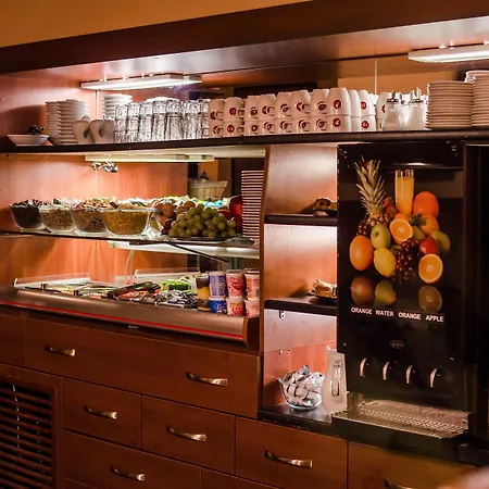 מלון Victoria 3*