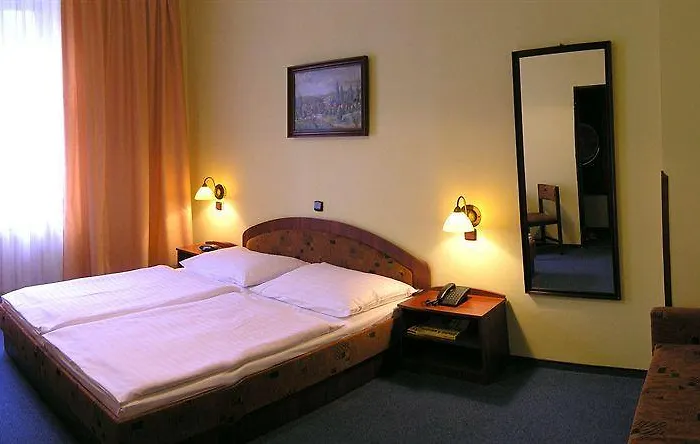 Ξενοδοχείο Victoria 3*